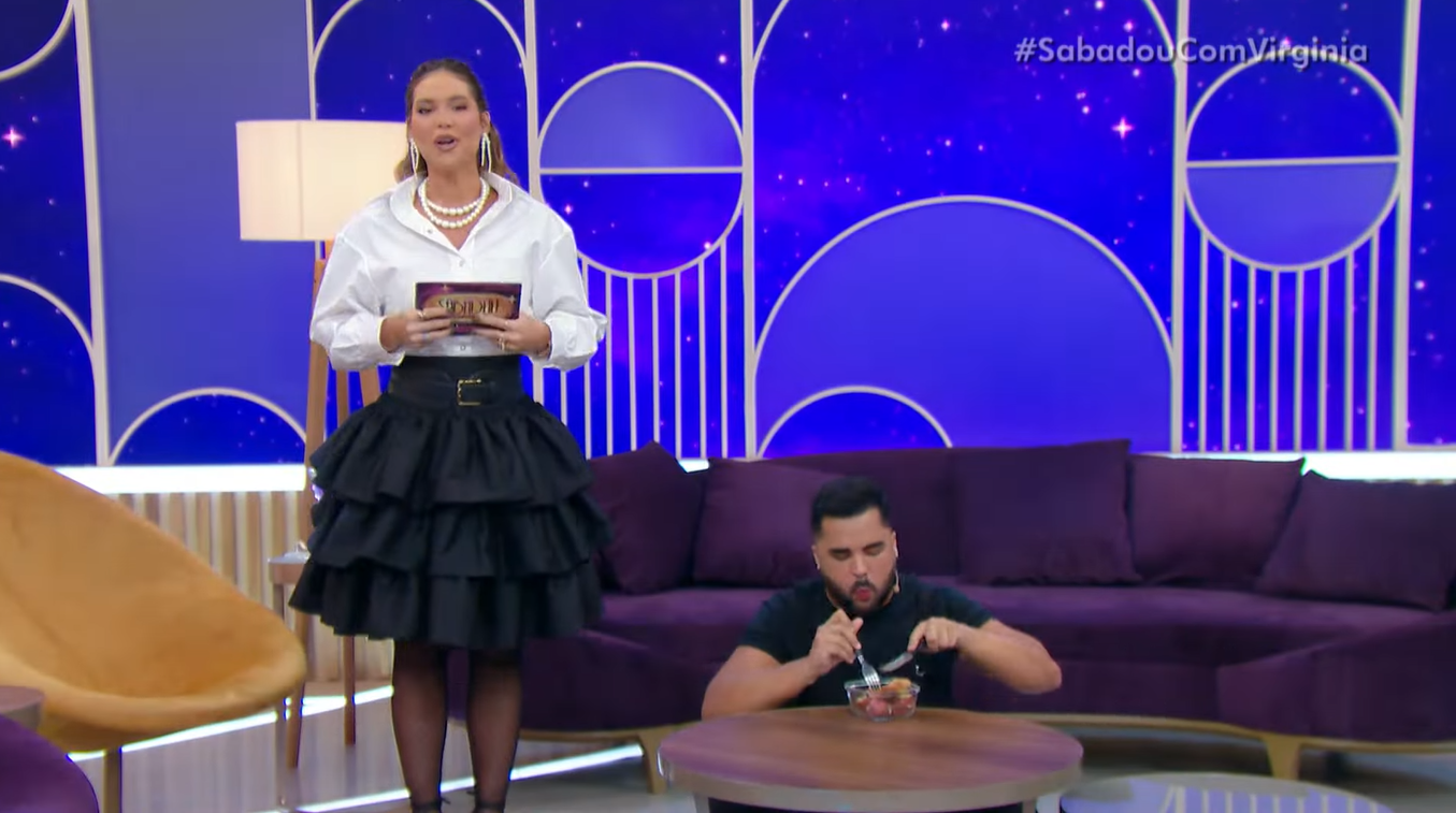 A apresentadora Virginia Fonseca, do Sabadou, ao lado de Lucas Guedes (Créditos: Reprodução/SBT)
